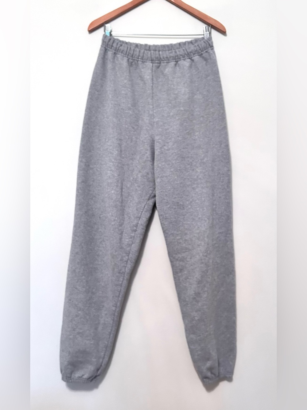 Jerzees Gray Fleece Sweatpants with Elastic waistband and Drawstring, Like New
